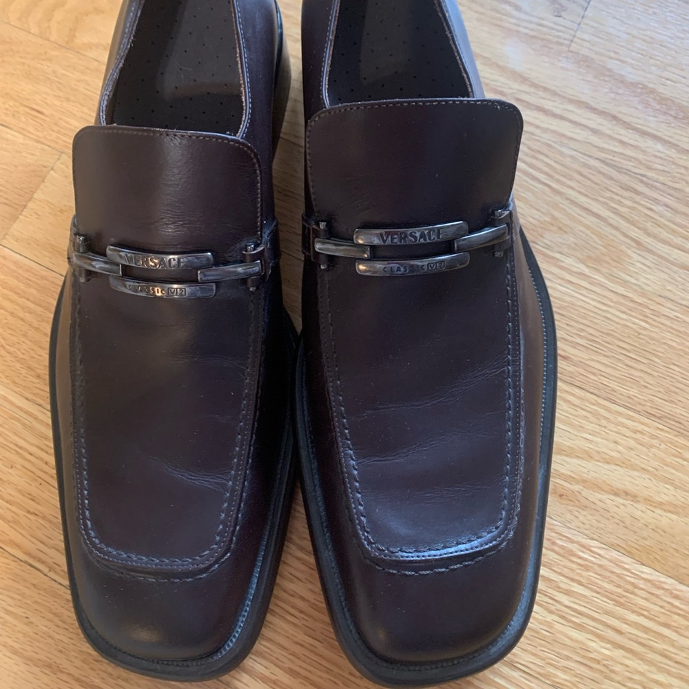 *Versace* LIKE NEW Classic V2 mens shoe/loafer